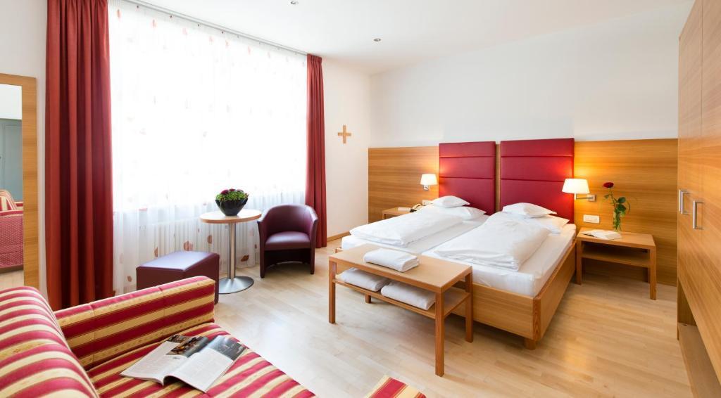 Hotel Kolping Мерано Номер фото