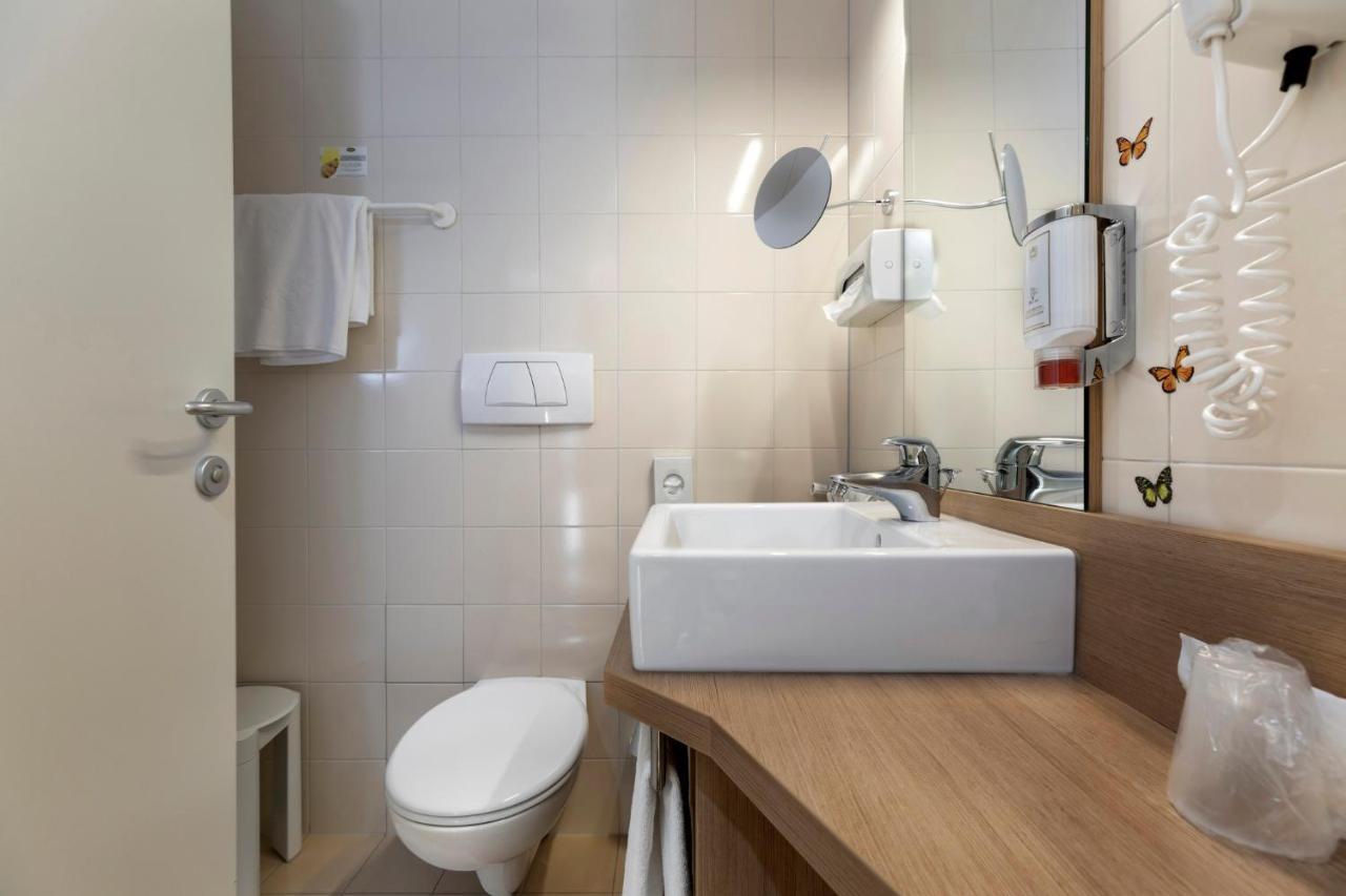 Hotel Kolping Мерано Экстерьер фото