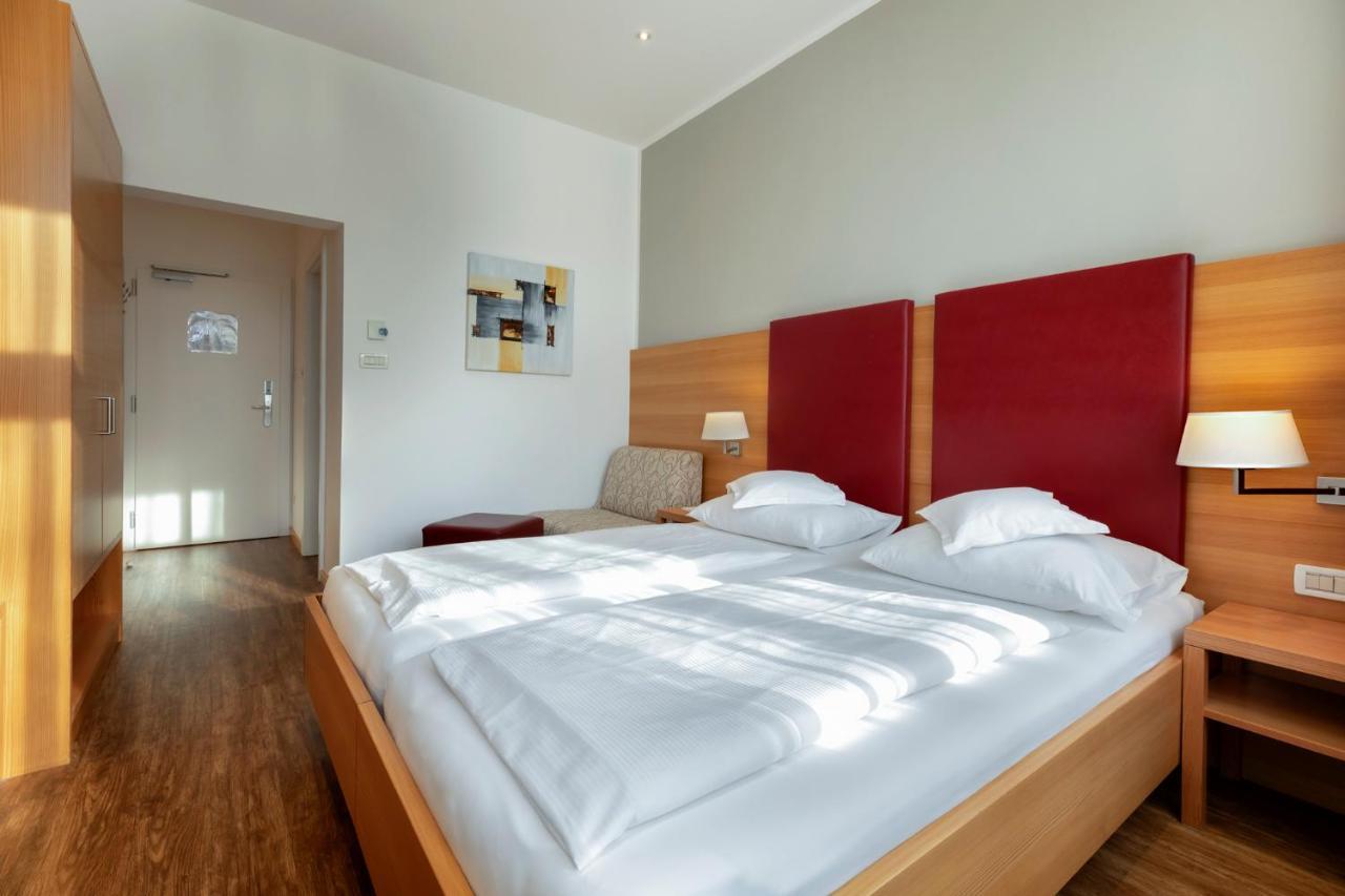 Hotel Kolping Мерано Экстерьер фото