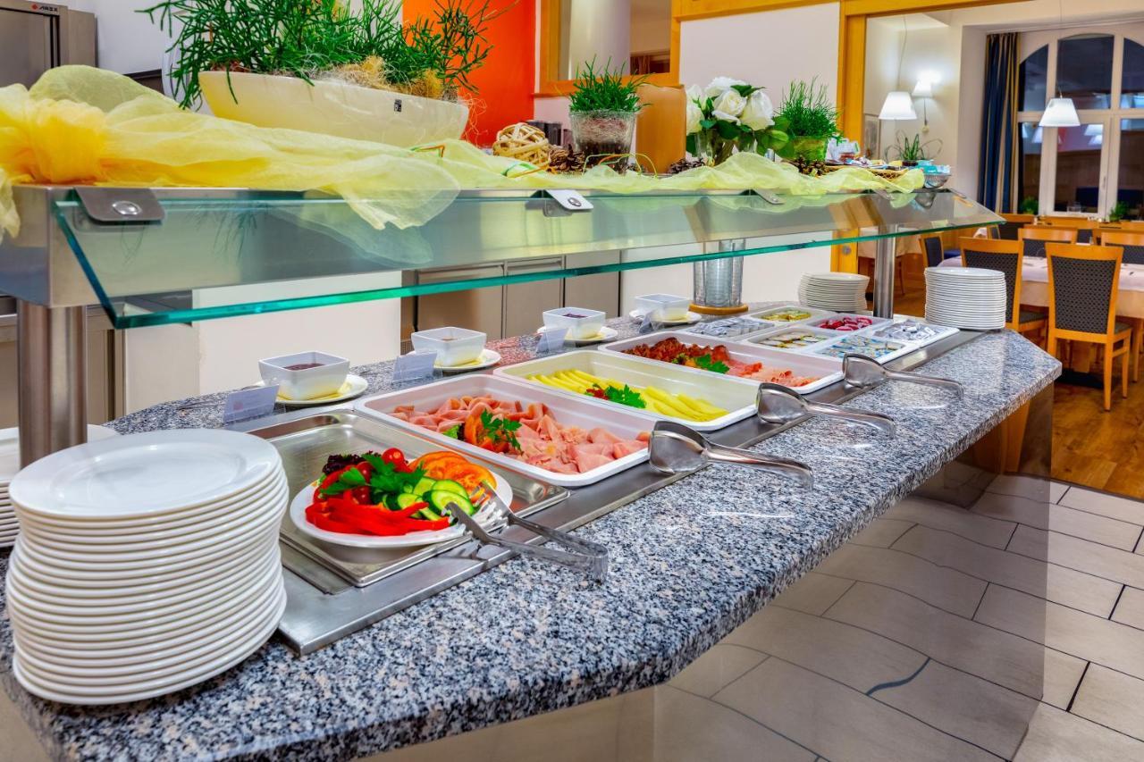 Hotel Kolping Мерано Экстерьер фото